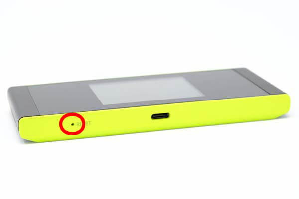 リセットボタンで本体の設定を初期化できる