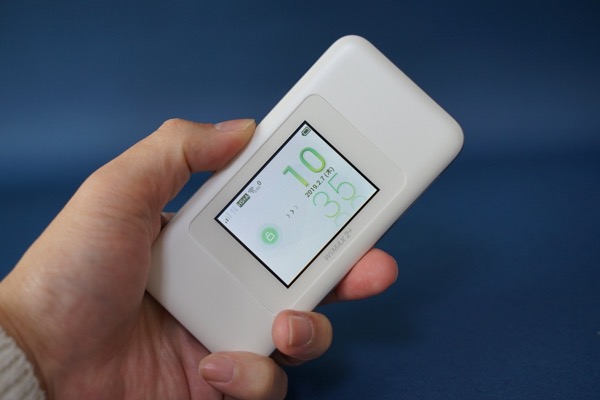 W06 W06の「ホワイト×シルバー」モデル