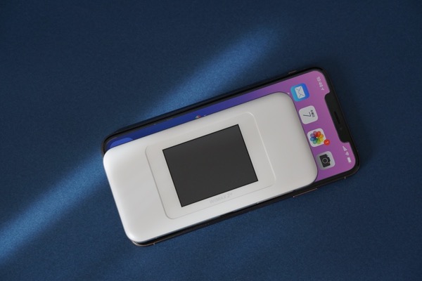 W06 iPhone XS Maxとの比較