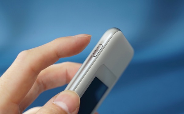 W06 充電はUSB-Cです