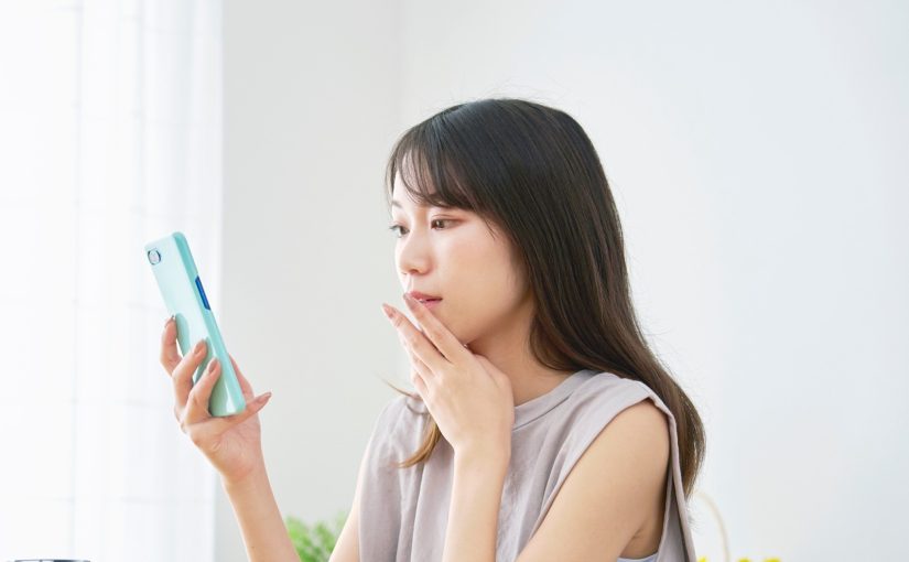 スマホの回線速度はどれくらいが普通?ネットが快適に使える速度や速くする方法も解説