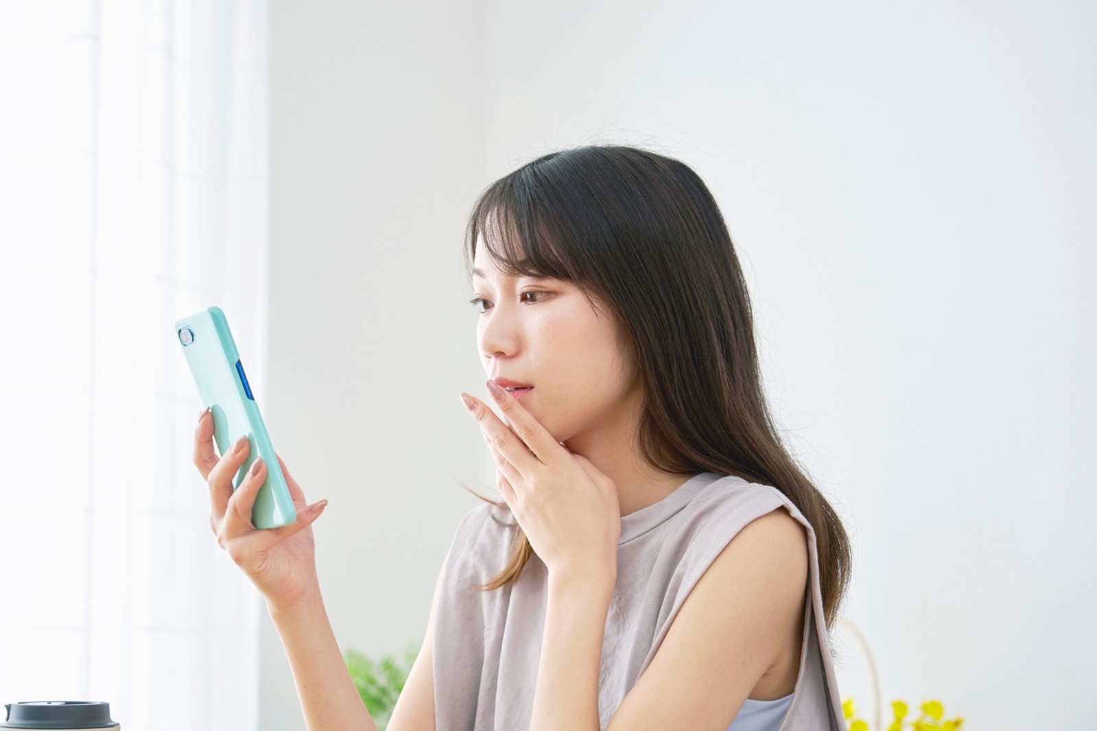 スマホの回線速度はどれくらいが普通？ネットが快適に使える速度や速くする方法も解説